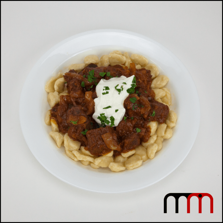 074 Hungary - Goulash with Csipetke